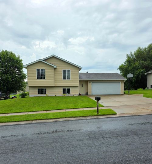 501 W Stockman St, Woodville, WI, 54028-9433 | Card Image