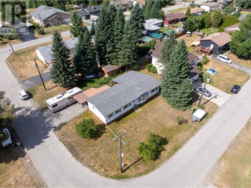 901 8th St, Salmo, BC, V0G1Z0 | Card Image