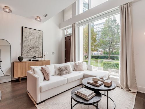 th132-39 Queens Quay E, Toronto, ON, M5E0A5 | Card Image