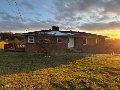 158 Memorial Dr, Castlewood, VA, 24224-5928 | Card Image