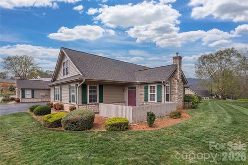 93 Outlook Cir, Swannanoa, NC, 28778-9233 | Card Image