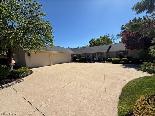 33009 Woodhaven Cir, North Ridgeville, OH, 44039-4391 | Card Image