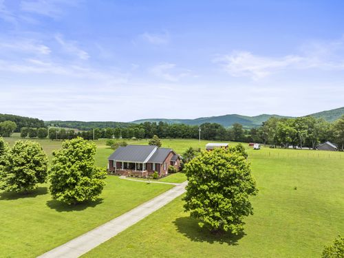 181 Hickory Grove Rd, Huntland, TN, 37345-5513 | Card Image