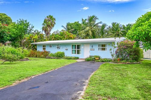 2431 E River Dr, Margate, FL, 33063-1962 | Card Image