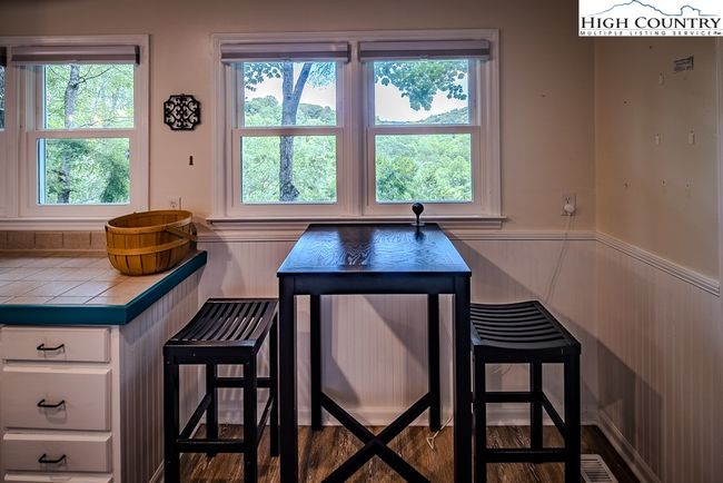 492 Skyland View Dr, House other with 3 bedrooms, 2 bathrooms and null parking in Blowing Rock NC | Image 21