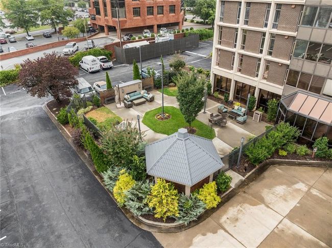 UNIT-906 - 1101 N Elm St, House other with 2 bedrooms, 2 bathrooms and null parking in Greensboro NC | Image 34