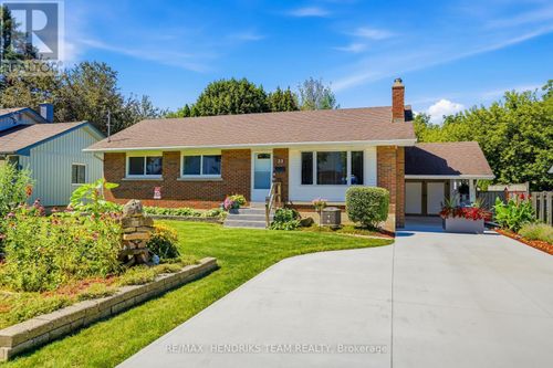33 Nickerson Avenue, St. Catharines (Vine/Linwell), ON, L2N3M5 | Card Image