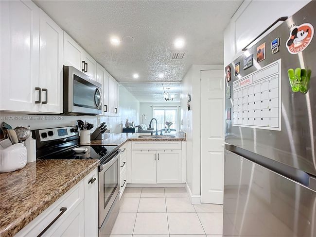 APT-308 - 9915 W Okeechobee Rd, Condo with 2 bedrooms, 2 bathrooms and null parking in Hialeah Gardens FL | Image 5