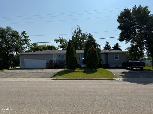 3301 1st St Se, Minot, ND, 58701-7463 | Card Image
