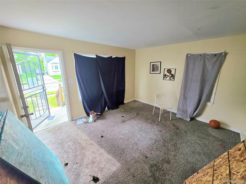 17552 Ferguson St, Detroit, MI, 48235-3205 | Card Image