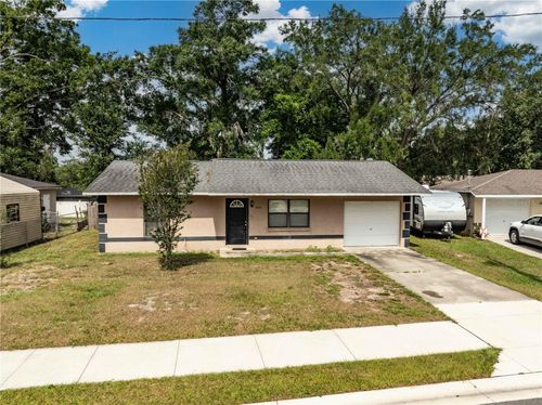 805 Pleasantdale Dr, Wildwood, FL, 34785-3528 | Card Image