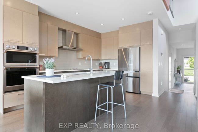 244 Shuttleworth Dr, House attached with 3 bedrooms, 3 bathrooms and 1 parking in Gloucester ON | Image 12