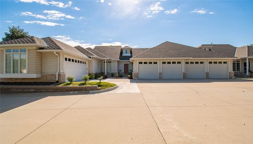 8-1408 Nw 141st St, Clive, IA, 50325-8368 | Card Image