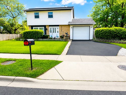 1738 Newport St, Glendale Heights, IL, 60139-2036 | Card Image
