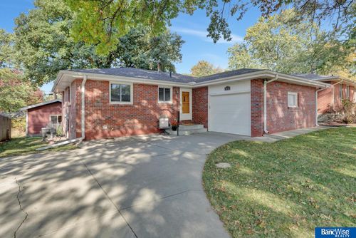 501 Indian Road, Lincoln, NE, 68505 | Card Image