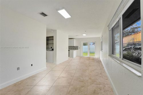 1154 Nw 103rd St, Miami, FL, 33150-1038 | Card Image