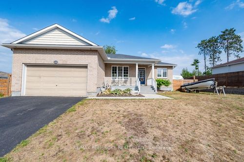 1005 Butler Blvd, Petawawa, ON, K8H0C2 | Card Image