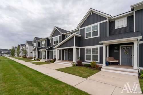 1168 Stagecoach Dr, Byron Center, MI, 49315-5904 | Card Image