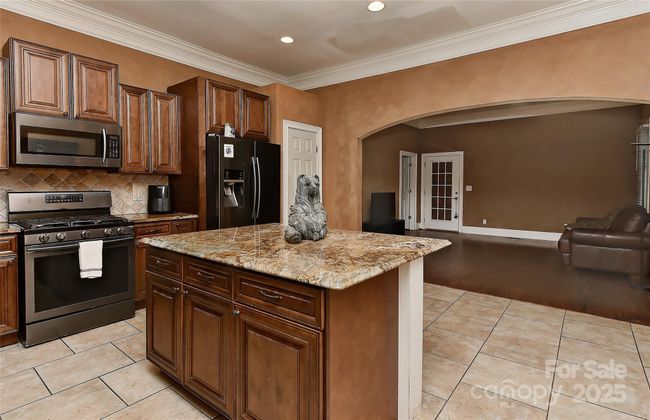 Kitchen into family room | Image 22