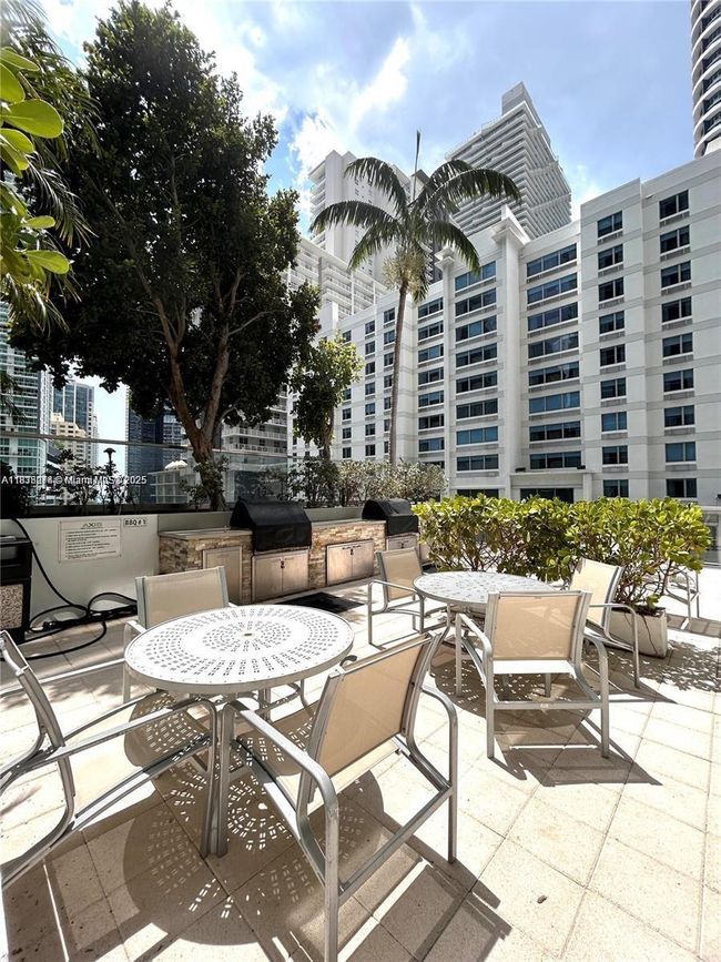 2823-N - 1111 Sw 1 St Ave, Condo with 2 bedrooms, 2 bathrooms and null parking in Miami FL | Image 7