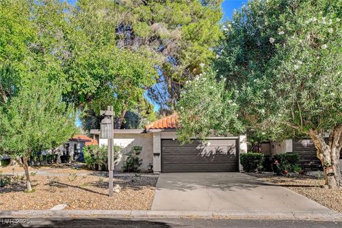 3448 Manzano Cir, Las Vegas, NV, 89121-4018 | Card Image