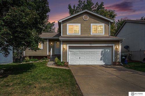 7412 Wyoming St, Omaha, NE, 68122-1373 | Card Image