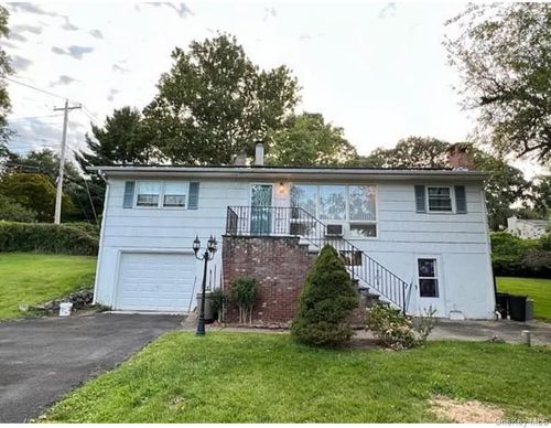 19 Chestnut St, Stony Point, NY, 10980-1303 | Card Image