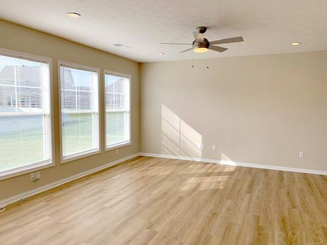 5621 Camden Dr, House other with 4 bedrooms, 3 bathrooms and null parking in Newburgh IN | Image 5