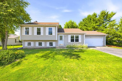 873 Oak Ridge Lane, Genoa City, WI, 53128 | Card Image