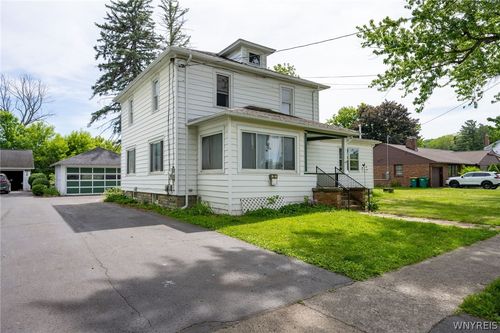 72 W Court St, Warsaw, NY, 14569-1232 | Card Image