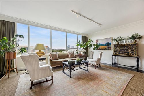 8e-2701 Westheimer Road, Houston, TX, 77098 | Card Image