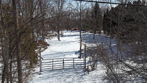 6106 River Rd, Flushing, MI, 48433-2508 | Card Image