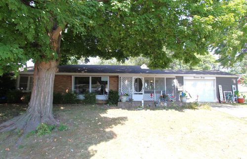 1330 Florence Ave, Clinton, IA, 52732-5446 | Card Image