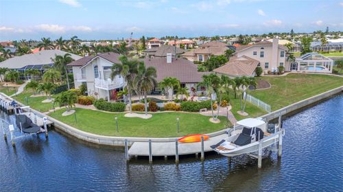 250 Freeport Ct, Punta Gorda, FL, 33950-5869 | Card Image