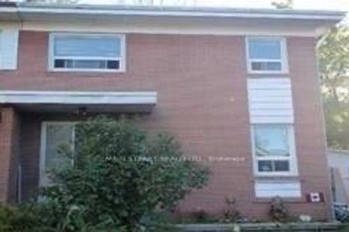 upper-100 Crone Crt, Newmarket, ON, L3Y4N9 | Card Image