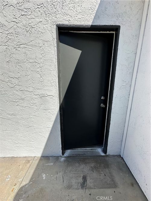 a-304 W Cedar St, Compton, CA, 90220-2111 | Card Image
