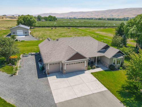 12115 Paige Ln, Prosser, WA, 99350-8302 | Card Image