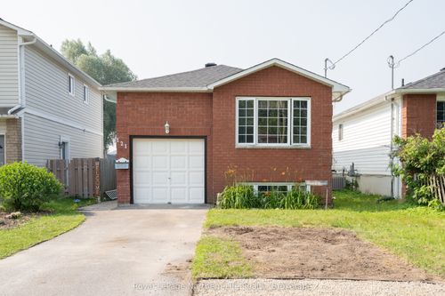 121 Circle Lake Rd, North Bay, ON, P1A3T1 | Card Image