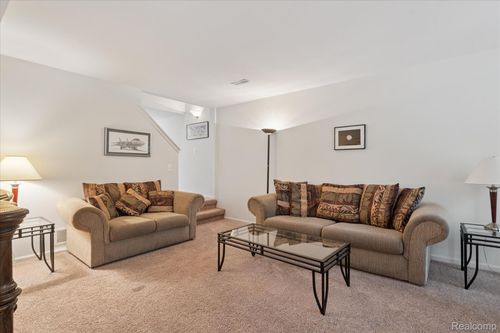 16437 Terrace Village Dr, Taylor, MI, 48180-4927 | Card Image