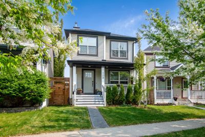 109 Prestwick Rise Se, House detached with 3 bedrooms, 2 bathrooms and 3 parking in Calgary AB | Image 1