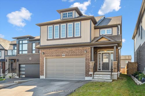 916 Valencia Crt, Kitchener, ON, N2R0R5 | Card Image