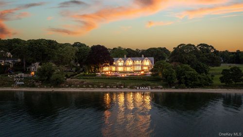 25 Brewster Ln E, Setauket, NY, 11733-3225 | Card Image