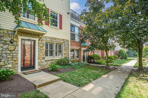 88c-88 N Bedford St, ARLINGTON, VA, 22201-1137 | Card Image
