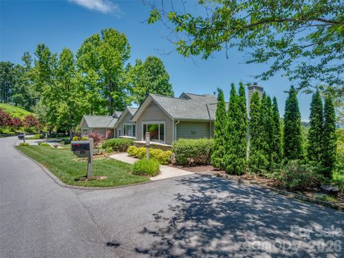 2 Meadow Ridge Ln, Hendersonville, NC, 28739-9230 | Card Image