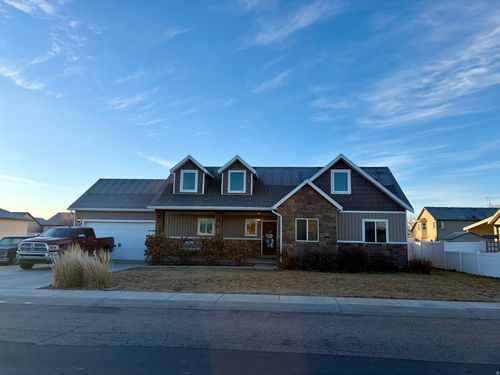 102 E 1800 S, Roosevelt, UT, 84066-3825 | Card Image