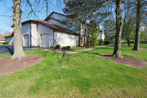 7122 Village Dr, Concord Twp, OH, 44060-6570 | Card Image