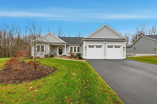 28 Sycamore Cir, Belchertown, MA, 01007-1319 | Card Image