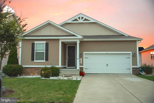 147 Westchester Dr, STEPHENS CITY, VA, 22655-5351 | Card Image