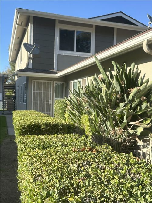 1697 Calle Zafiro, Newbury Park, CA, 91320-2647 | Card Image