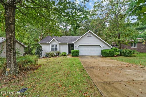 132 Cromwell Ln, Crossville, TN, 38558-7144 | Card Image